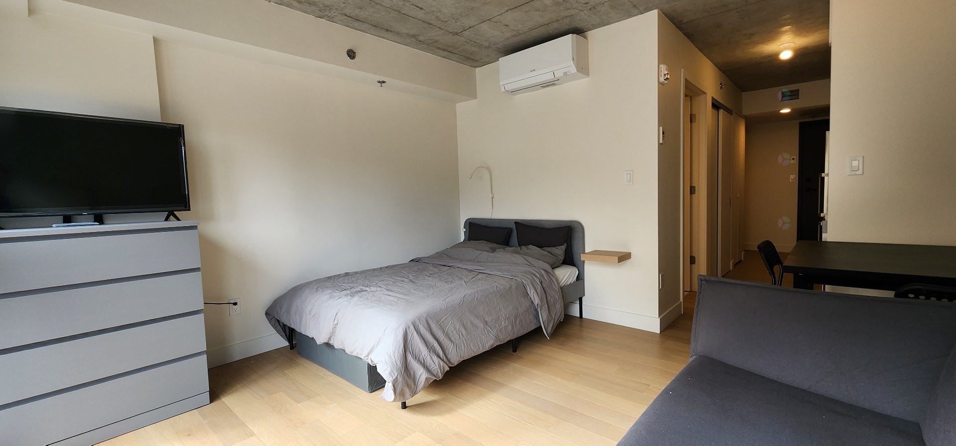 Interior - 303-1 Av. Viger O., Montréal (Ville-Marie), QC - Indoor Photo Showing Bedroom