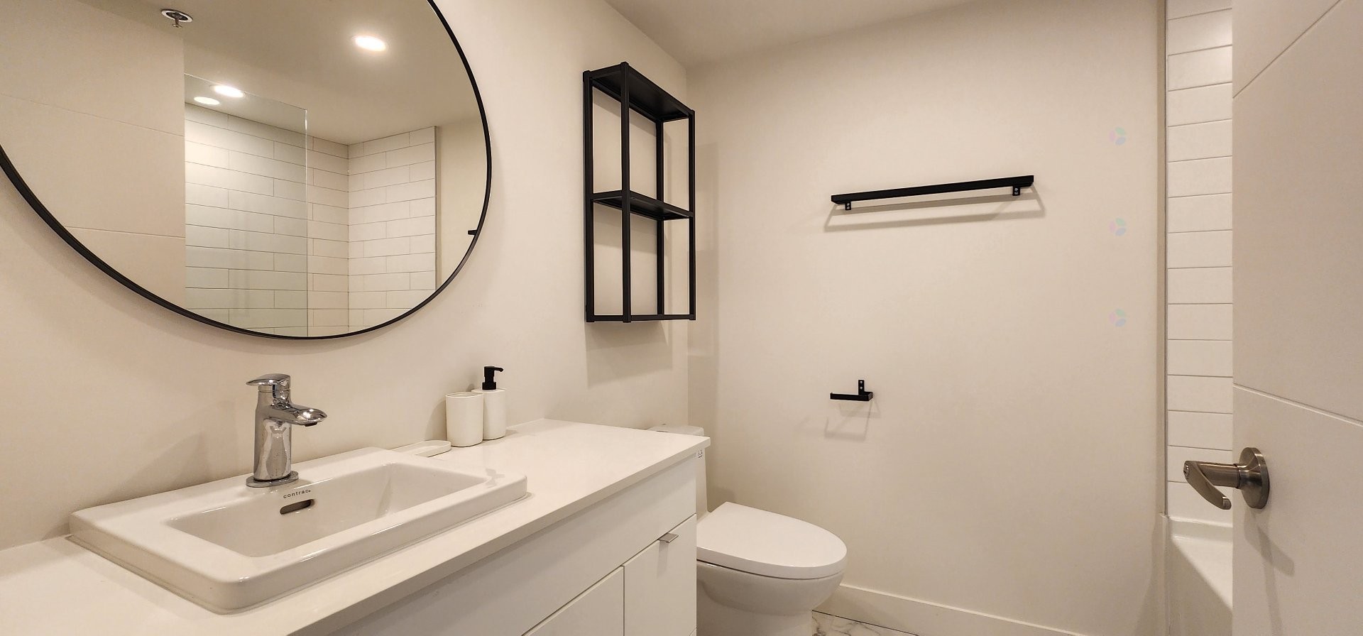Bathroom - 303-1 Av. Viger O., Montréal (Ville-Marie), QC - Indoor Photo Showing Bathroom