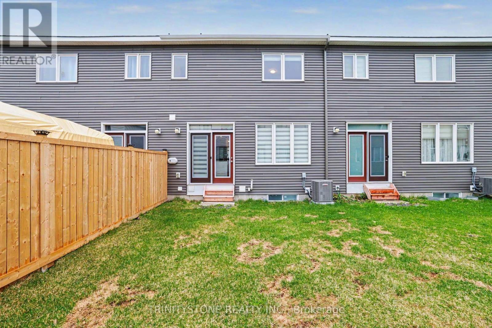 225 Billrian Crescent, Ottawa, ON - Outdoor