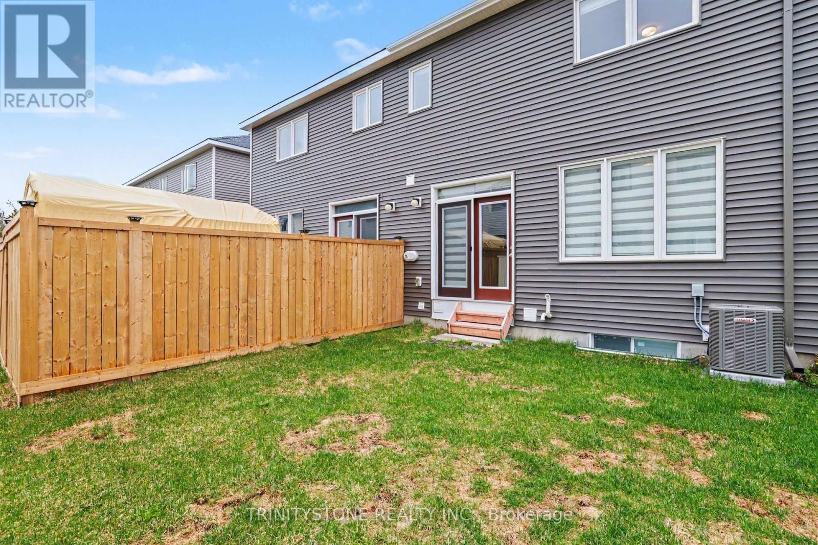 225 Billrian Crescent, Ottawa, ON - Outdoor
