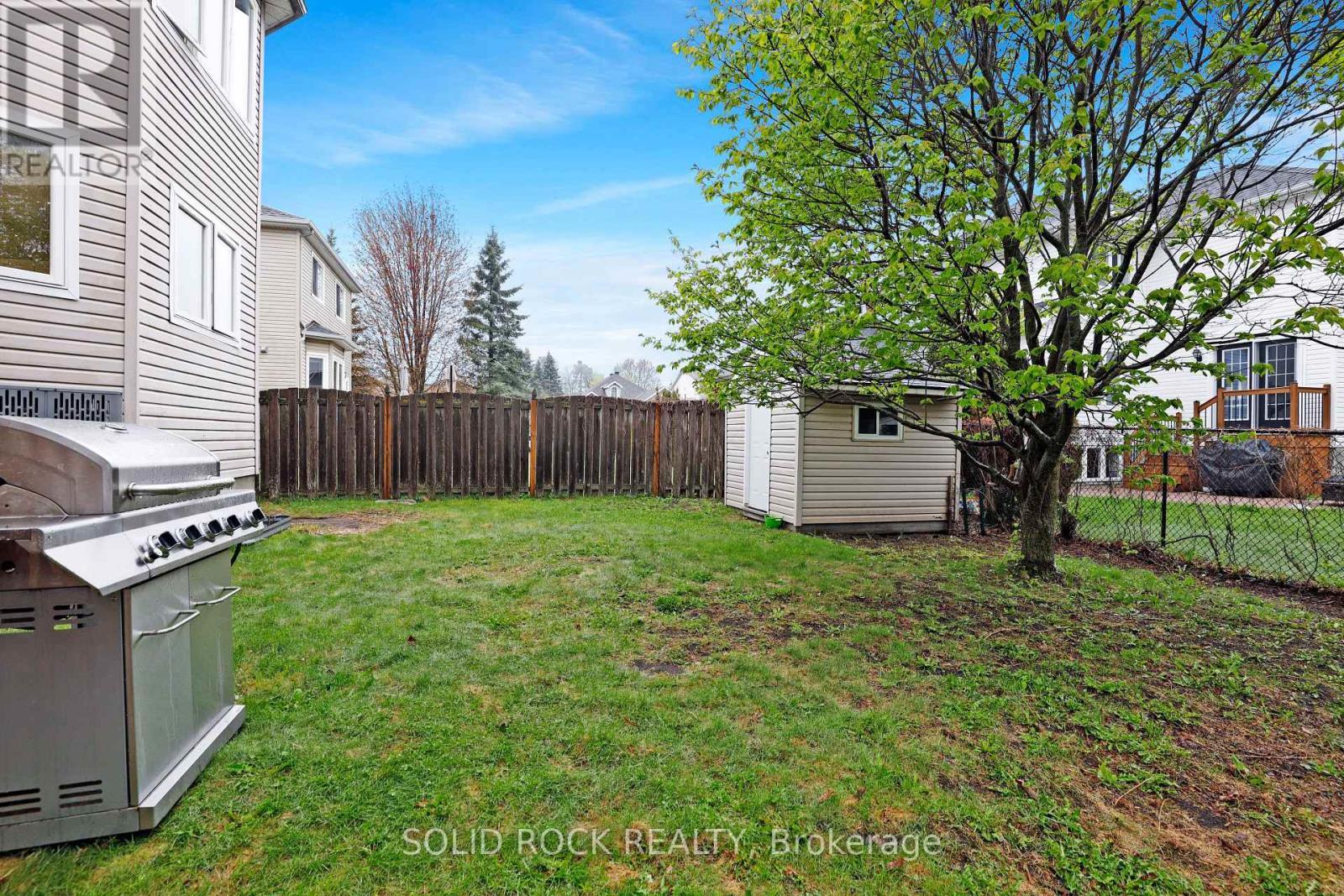 Shed in the backyard - 45 Basswood Avenue, Ottawa, ON - Outdoor