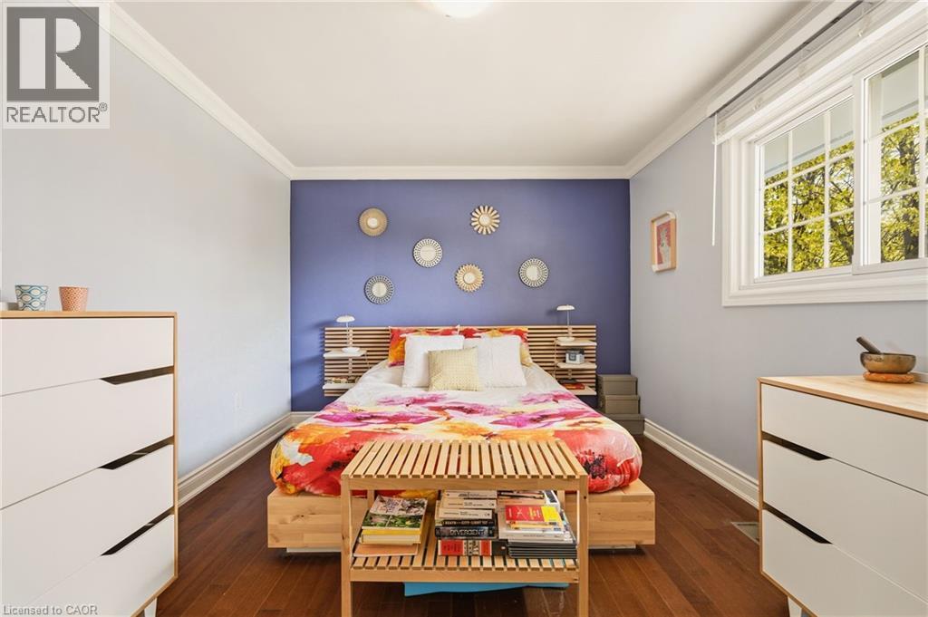 66 Skyline Drive, Dundas, ON - Indoor Photo Showing Bedroom