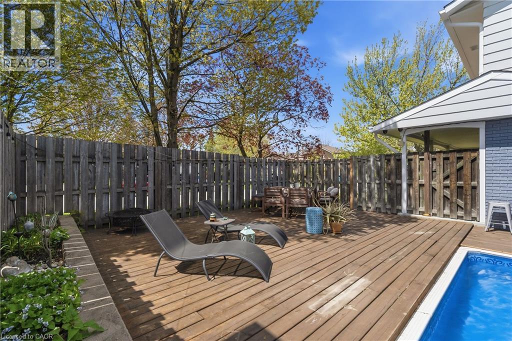 66 Skyline Drive, Dundas, ON - Outdoor With Deck Patio Veranda