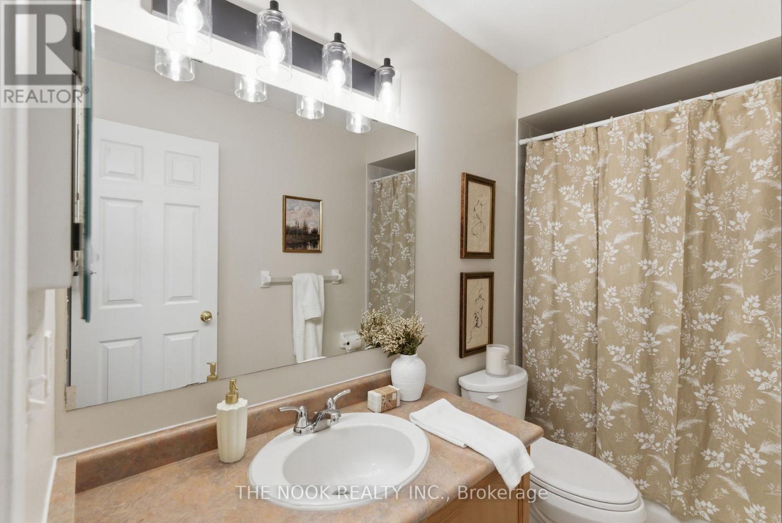 1139 Ridgemount Boulevard, Oshawa (Pinecrest), ON - Indoor Photo Showing Bathroom