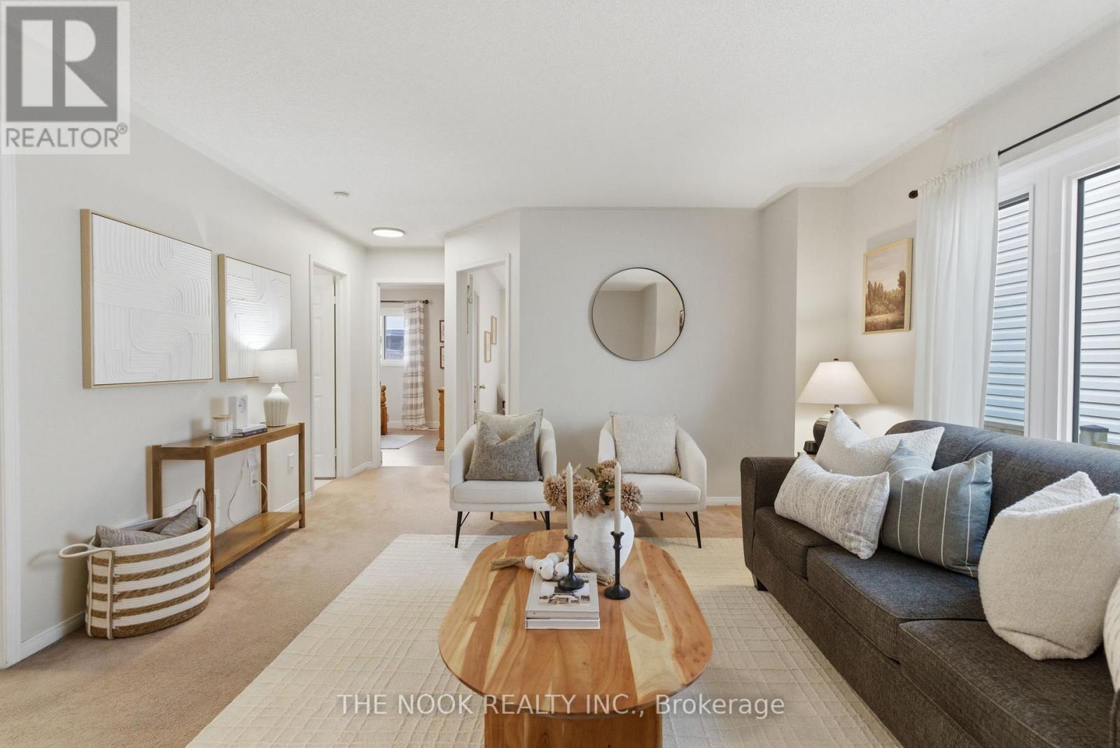 1139 Ridgemount Boulevard, Oshawa (Pinecrest), ON - Indoor Photo Showing Living Room