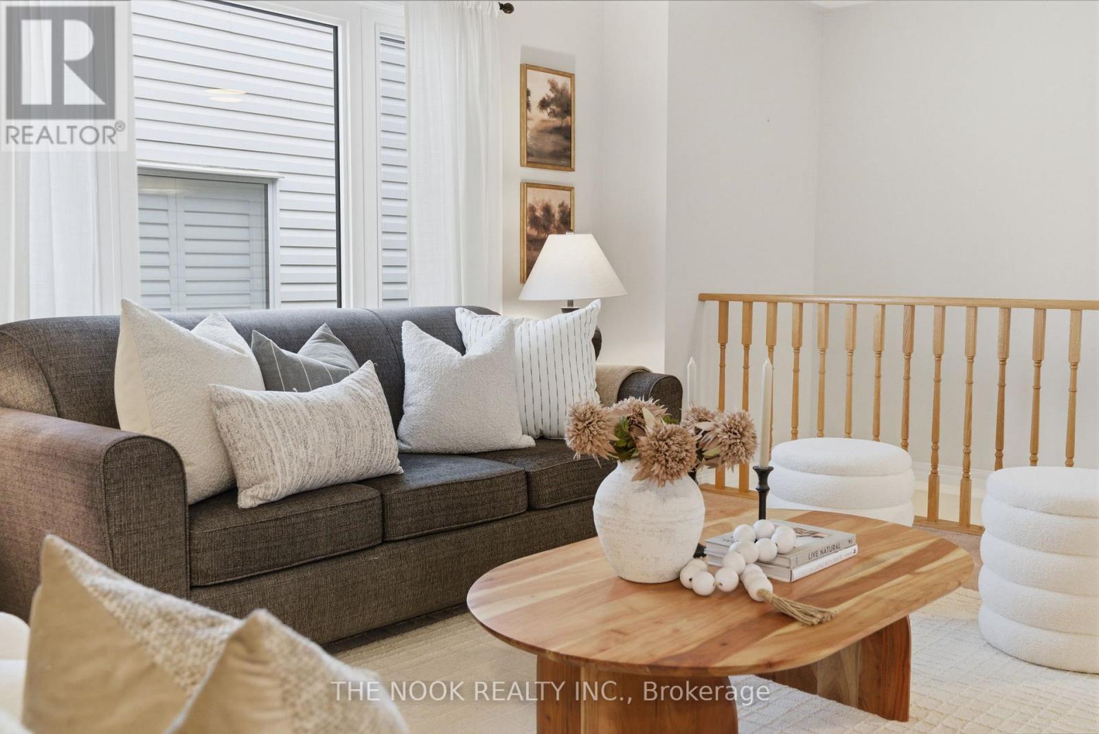 1139 Ridgemount Boulevard, Oshawa (Pinecrest), ON - Indoor Photo Showing Living Room