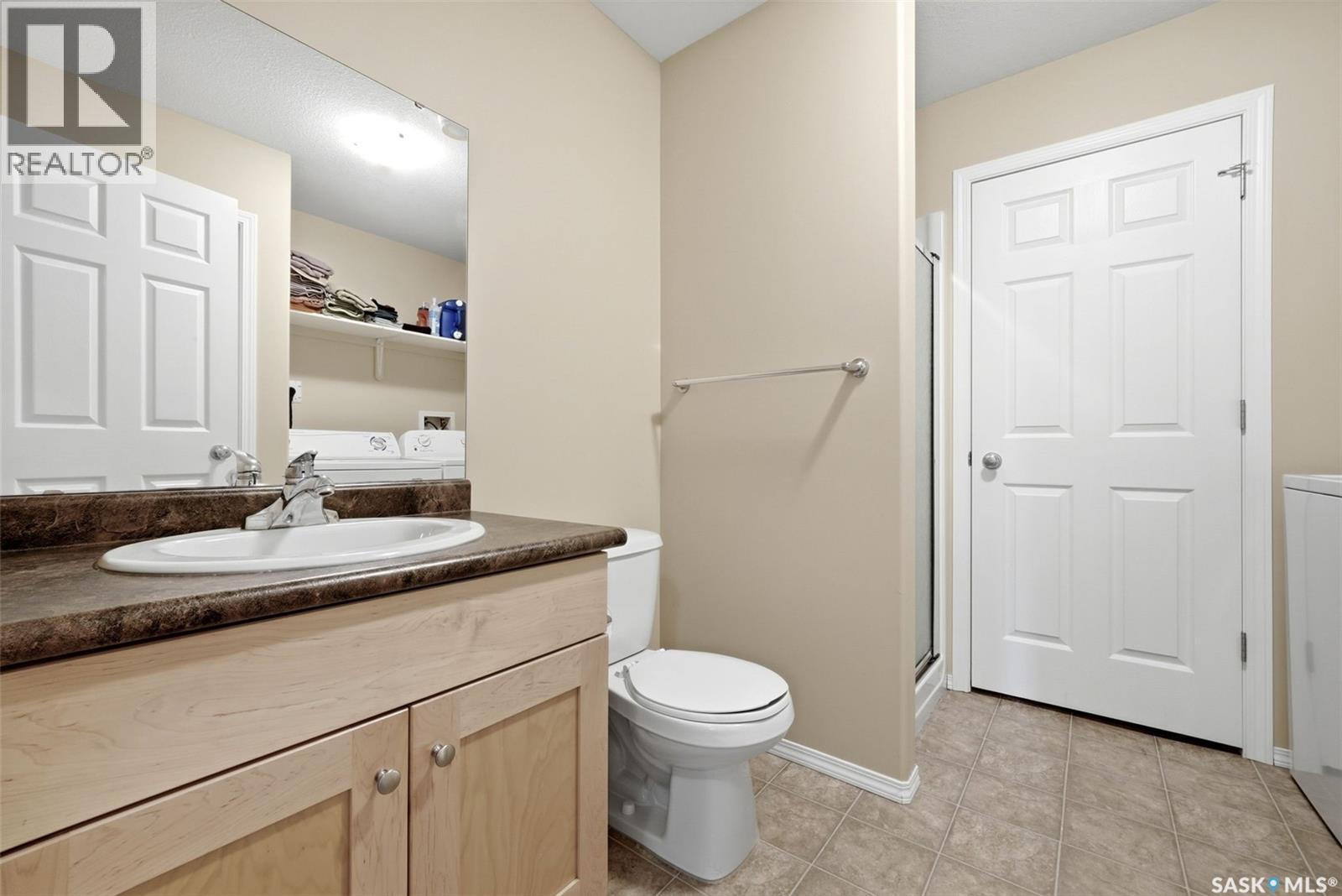 40 2751 Windsor Park Road, Regina, SK - Indoor Photo Showing Bathroom
