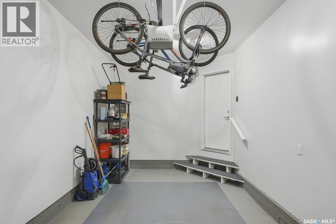 27 619 Evergreen Boulevard, Saskatoon, SK - Indoor Photo Showing Other Room