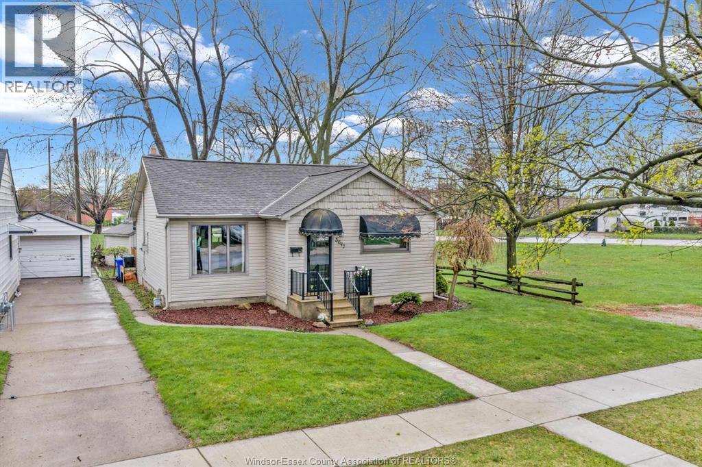 3647 Matchett, Windsor, ON - Outdoor