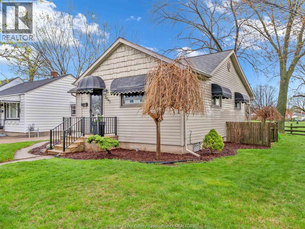 3647 Matchett, Windsor, ON - Outdoor