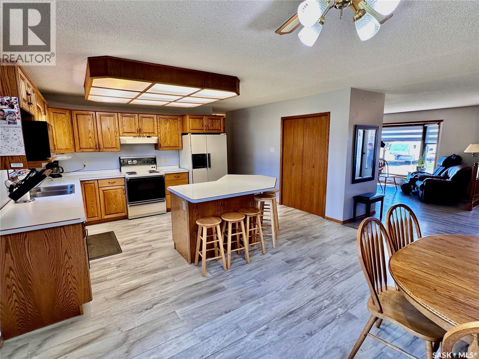 334 Young Street, Earl Grey, SK - Indoor