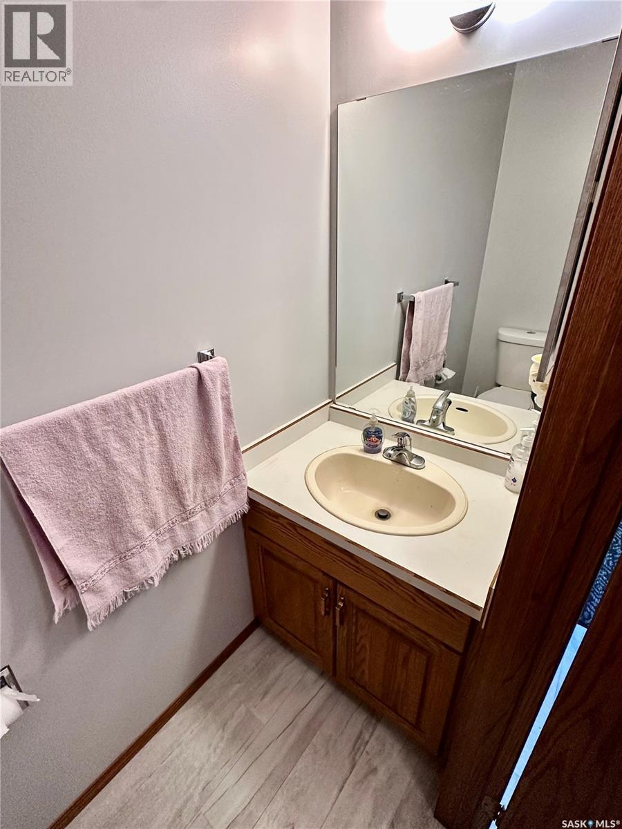 334 Young Street, Earl Grey, SK - Indoor Photo Showing Bathroom