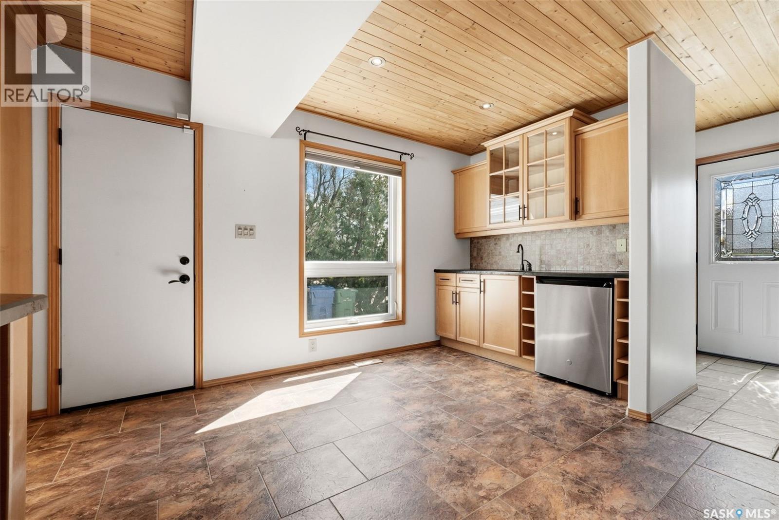 4 Bannister Avenue, Regina, SK - Indoor Photo Showing Kitchen