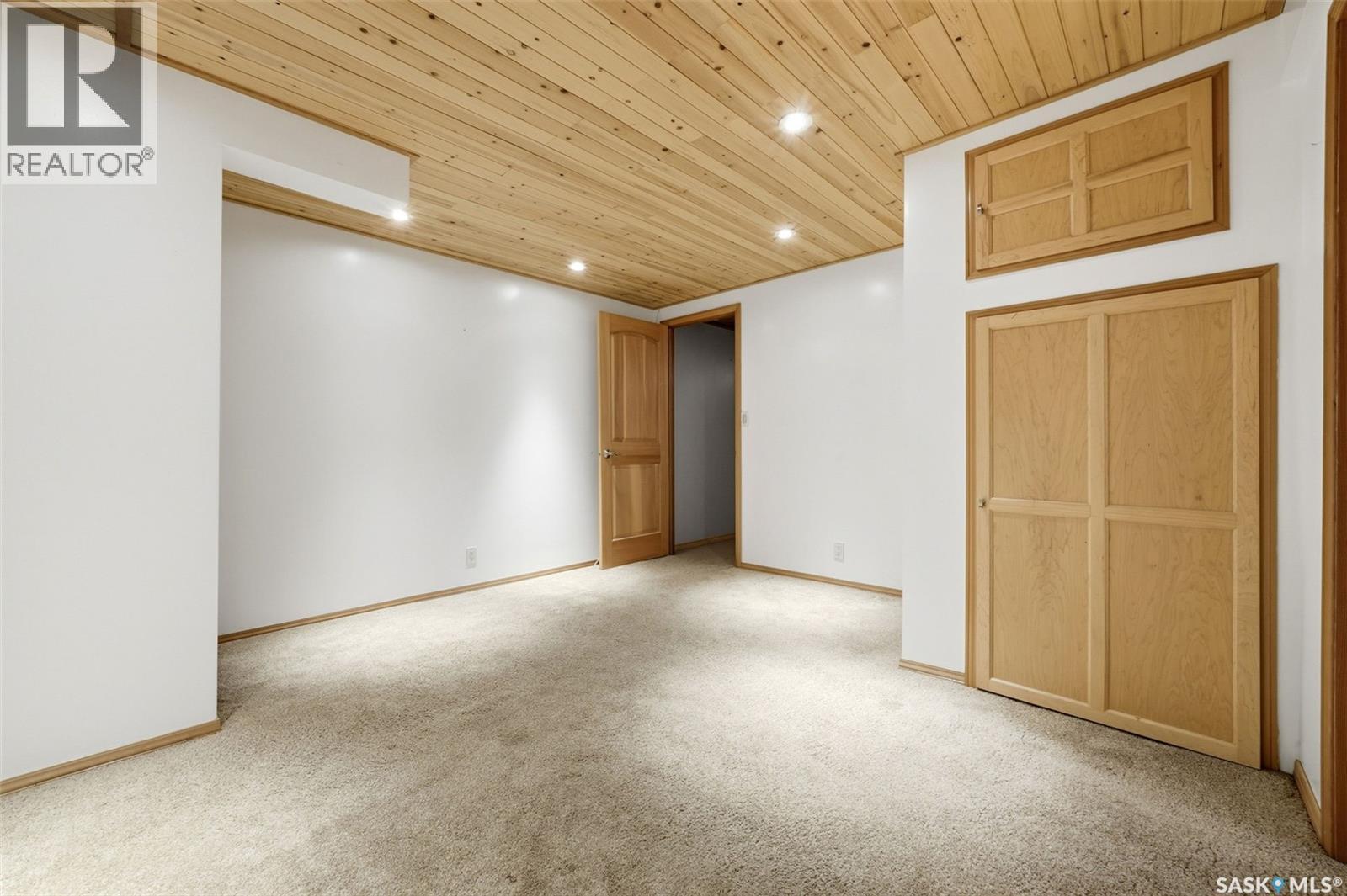 4 Bannister Avenue, Regina, SK - Indoor