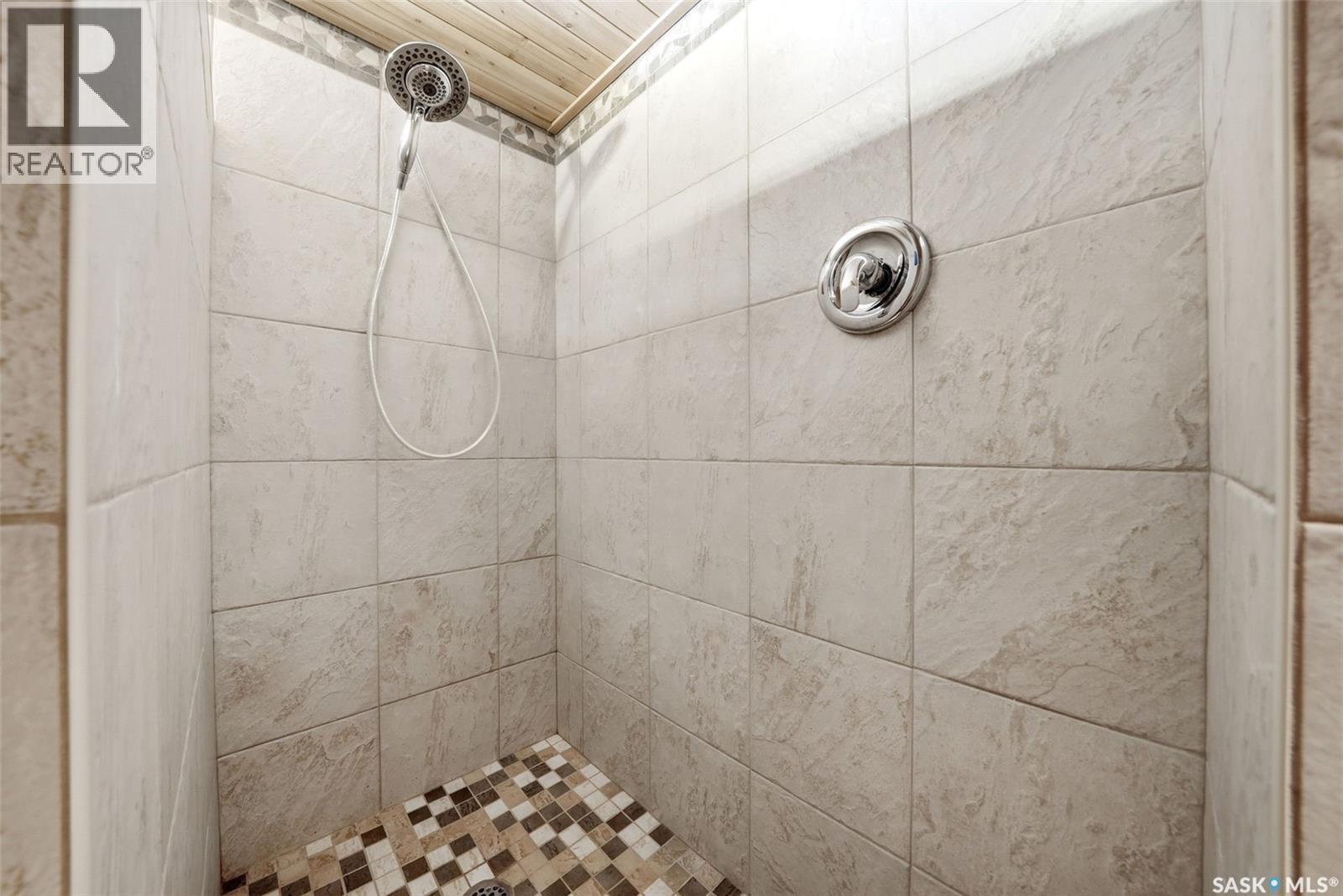 4 Bannister Avenue, Regina, SK - Indoor Photo Showing Bathroom