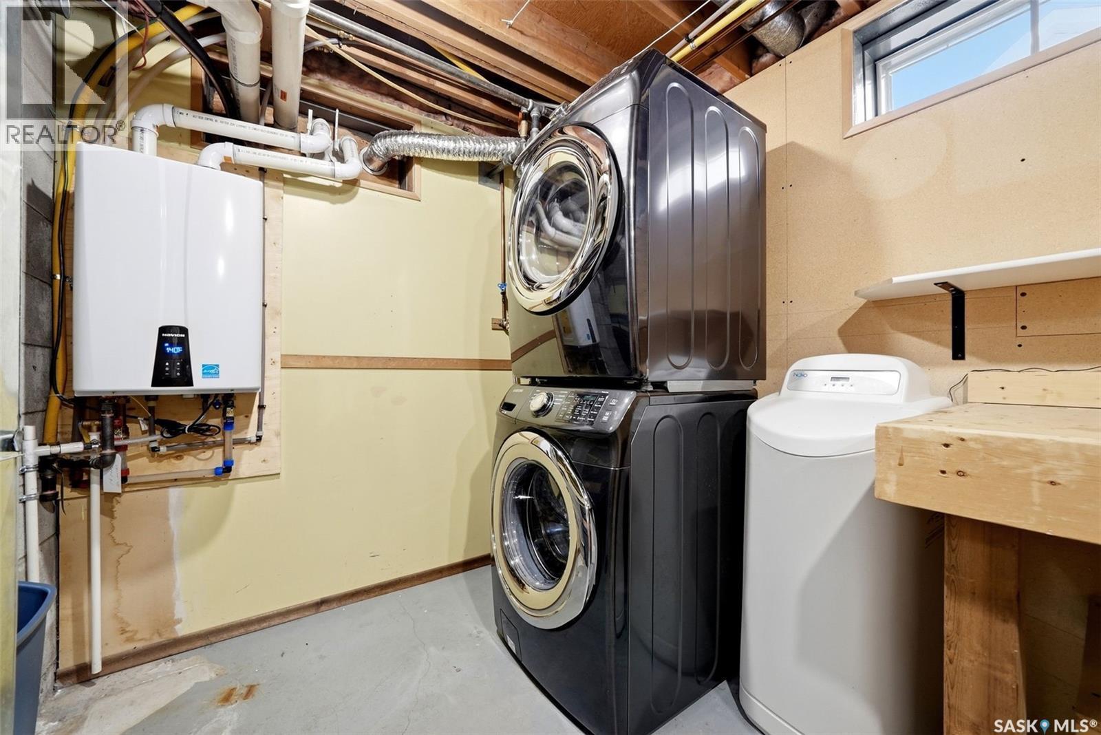 4 Bannister Avenue, Regina, SK - Indoor Photo Showing Laundry Room