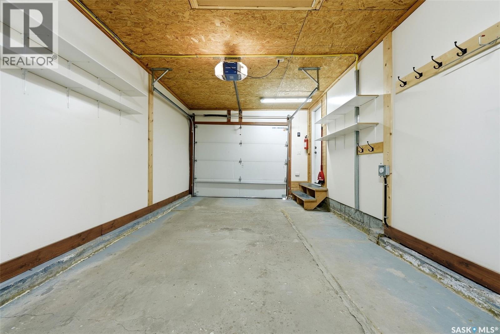 4 Bannister Avenue, Regina, SK - Indoor Photo Showing Garage