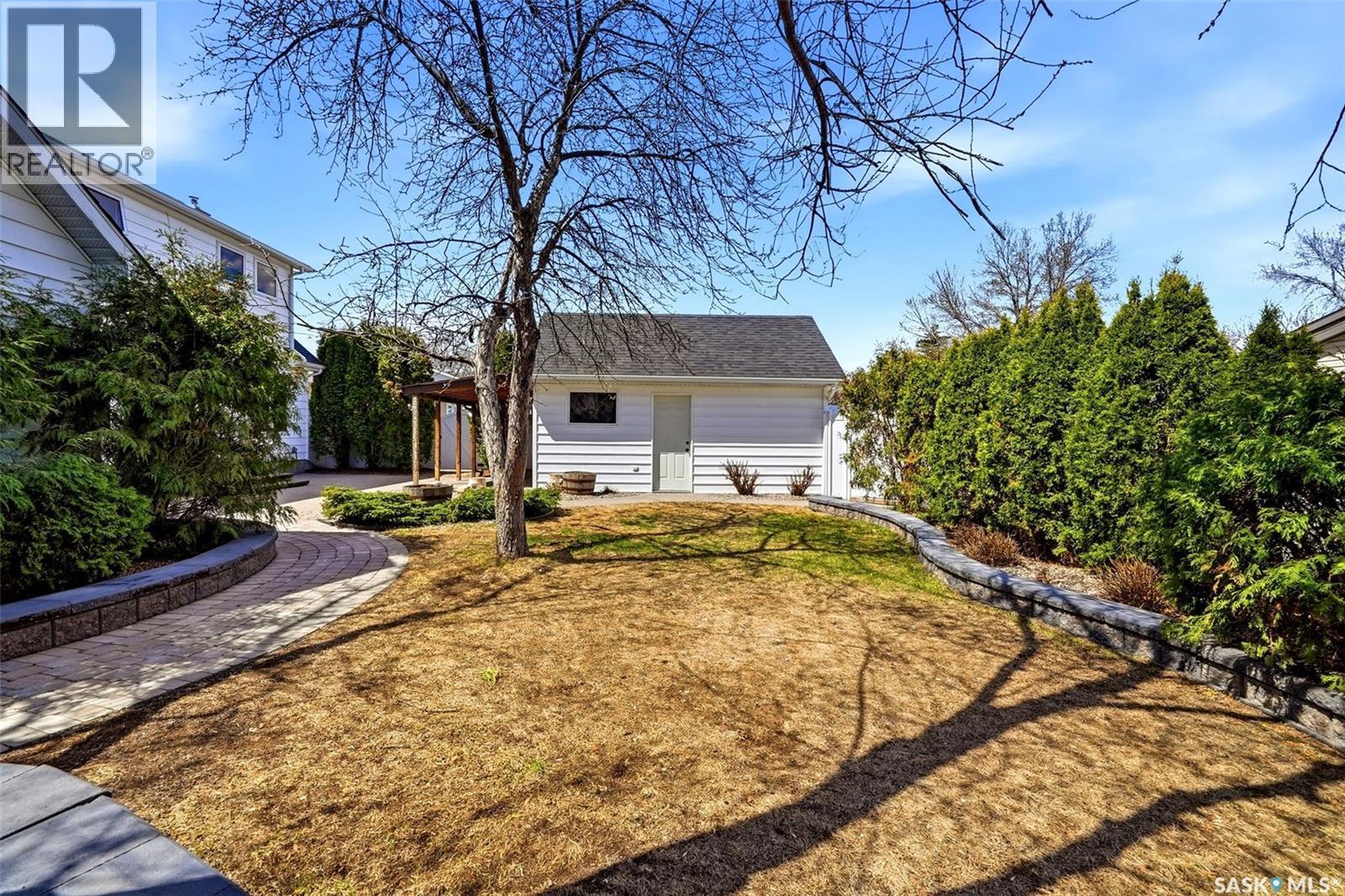 4 Bannister Avenue, Regina, SK - Outdoor