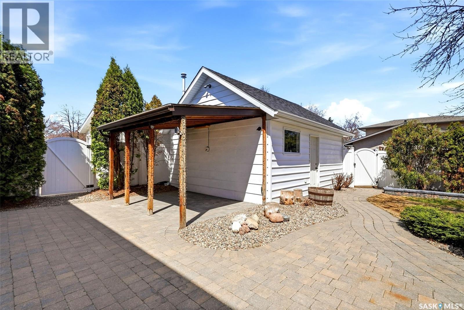4 Bannister Avenue, Regina, SK - Outdoor