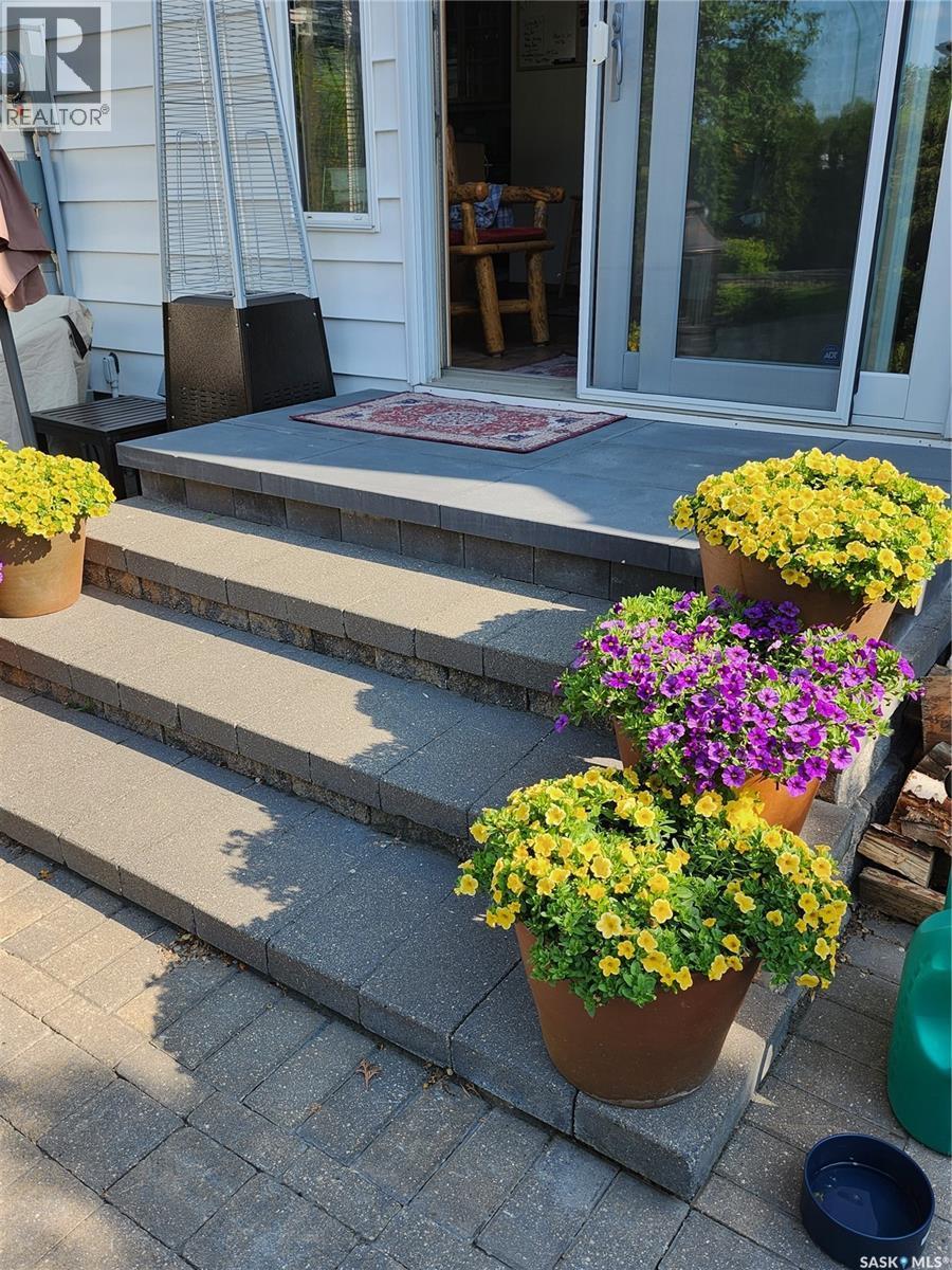 4 Bannister Avenue, Regina, SK - Outdoor With Deck Patio Veranda