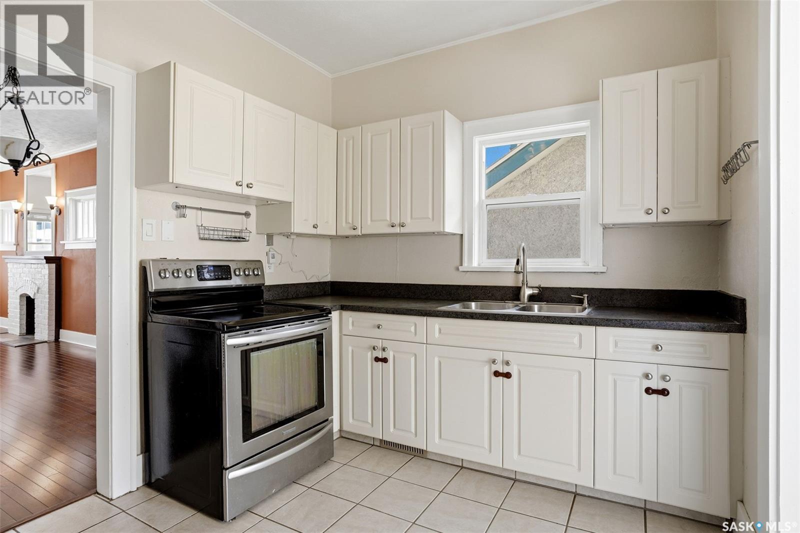 2336 Winnipeg Street, Regina, SK - Indoor Photo Showing Kitchen With Double Sink