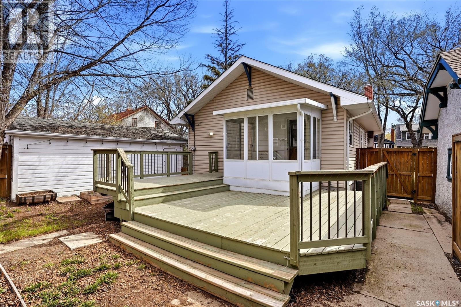 2336 Winnipeg Street, Regina, SK - Outdoor