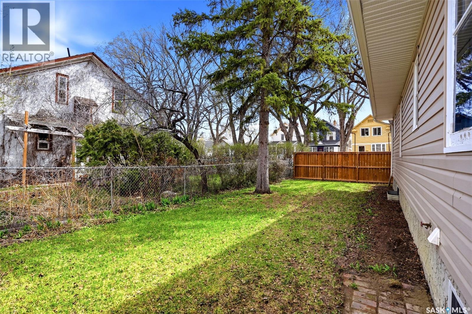 2336 Winnipeg Street, Regina, SK - Outdoor