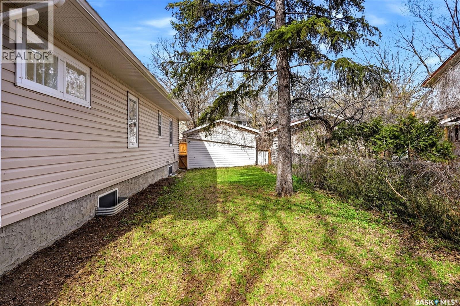 2336 Winnipeg Street, Regina, SK - Outdoor