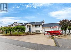 5957 Turner Avenue Peachland, BC V0H 1X4
