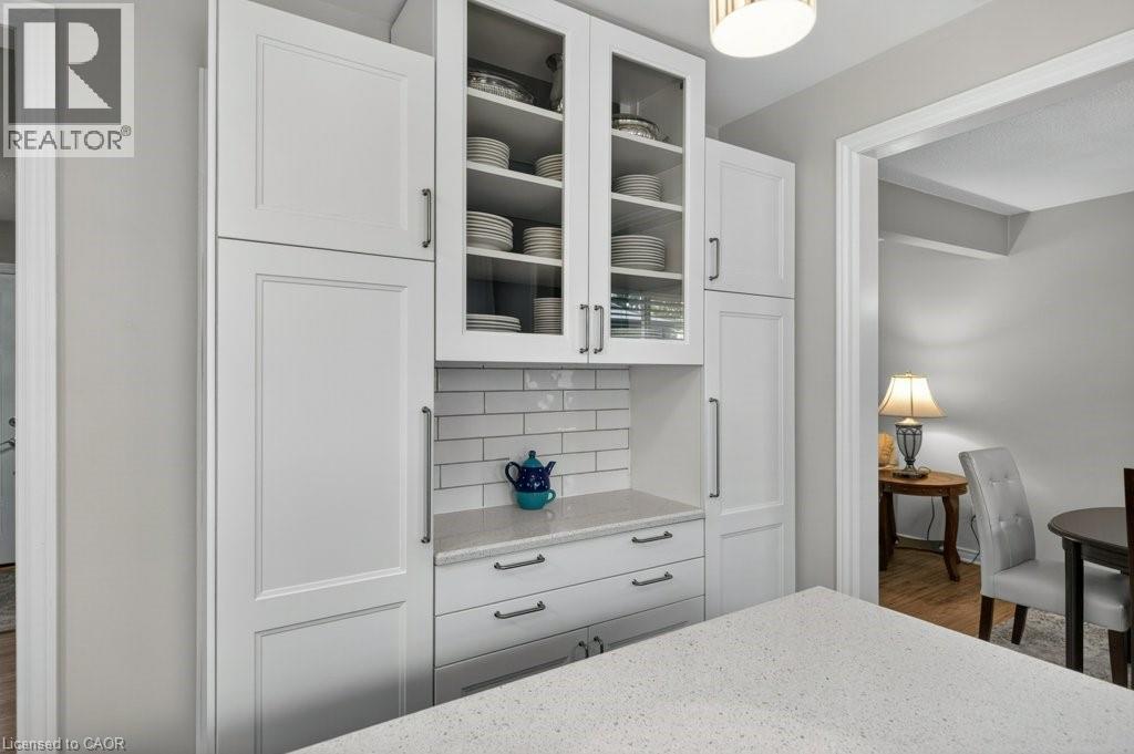 4 Camelot Drive, Hamilton, ON - Indoor Photo Showing Bedroom