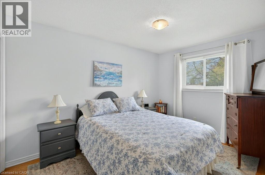 4 Camelot Drive, Hamilton, ON - Indoor Photo Showing Bedroom