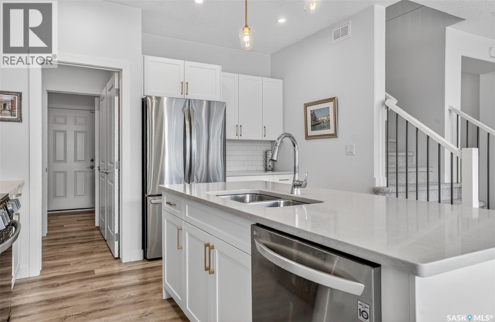 314 Keith Union, Saskatoon, SK - Indoor Photo Showing Kitchen With Double Sink With Upgraded Kitchen