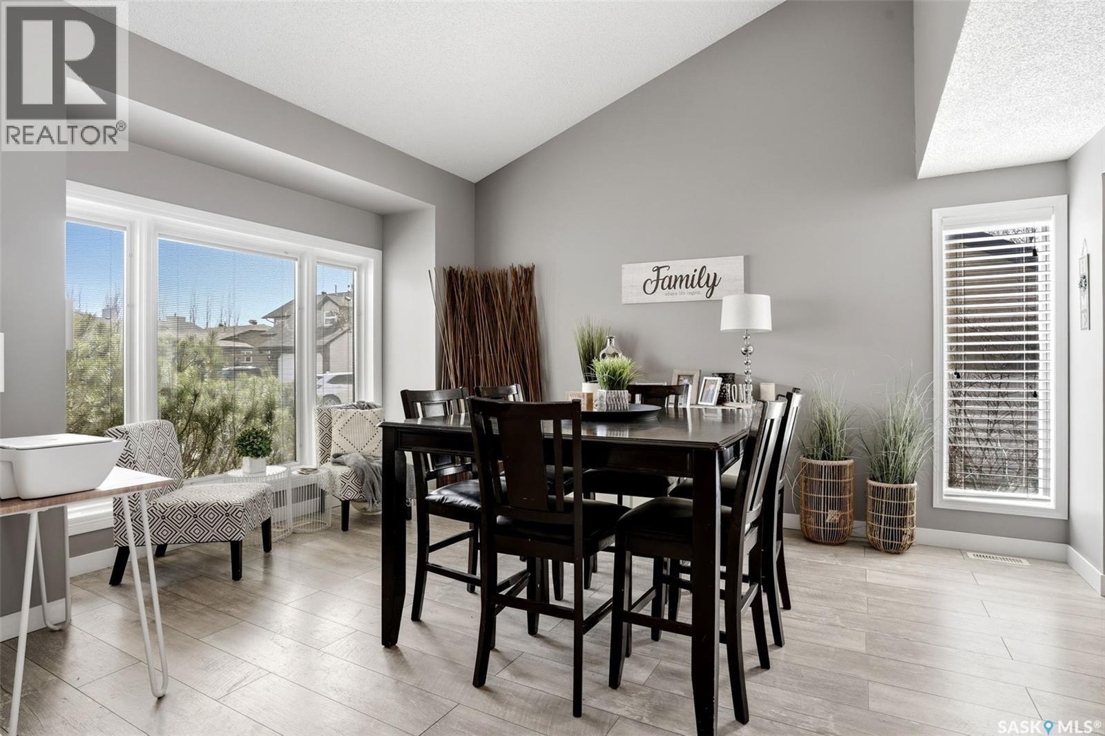 6954 Maple Brook Crescent, Regina, SK - Indoor Photo Showing Dining Room