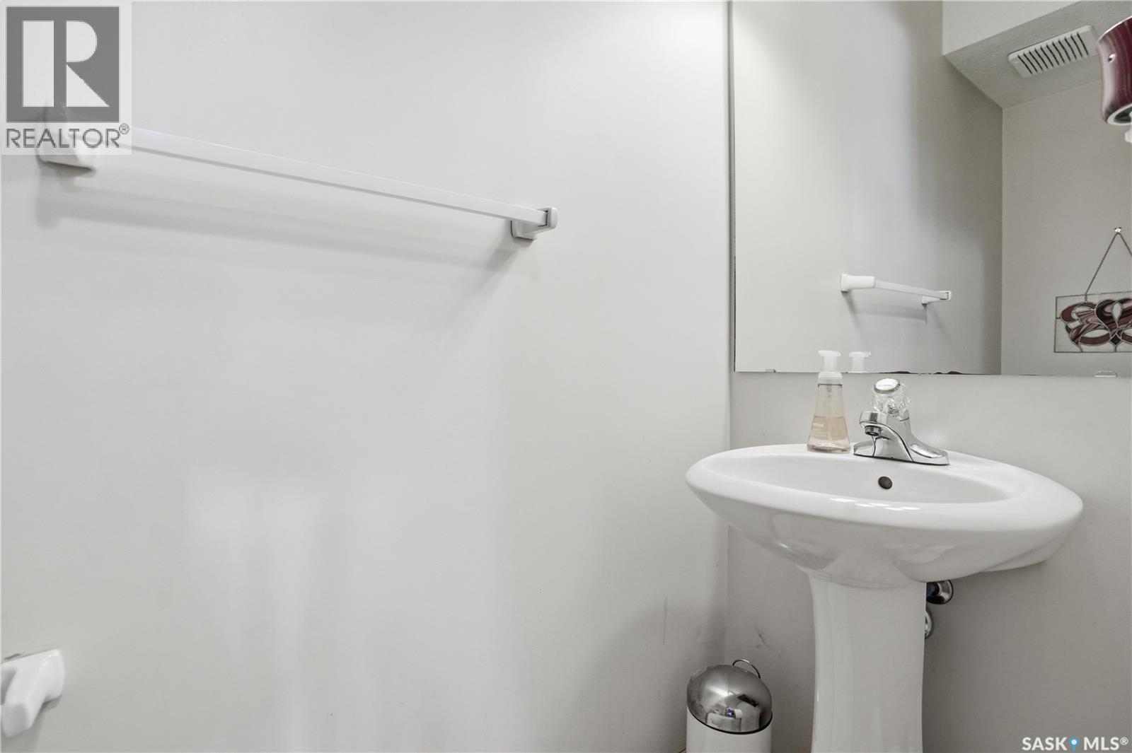 403 Willow Bay, Balgonie, SK - Indoor Photo Showing Bathroom