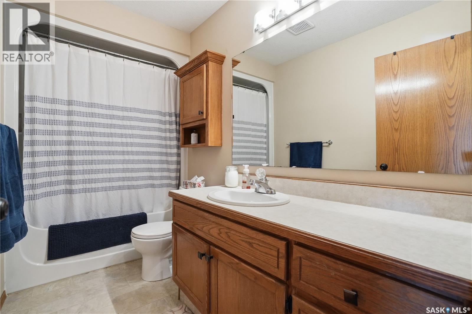 403 Willow Bay, Balgonie, SK - Indoor Photo Showing Bathroom