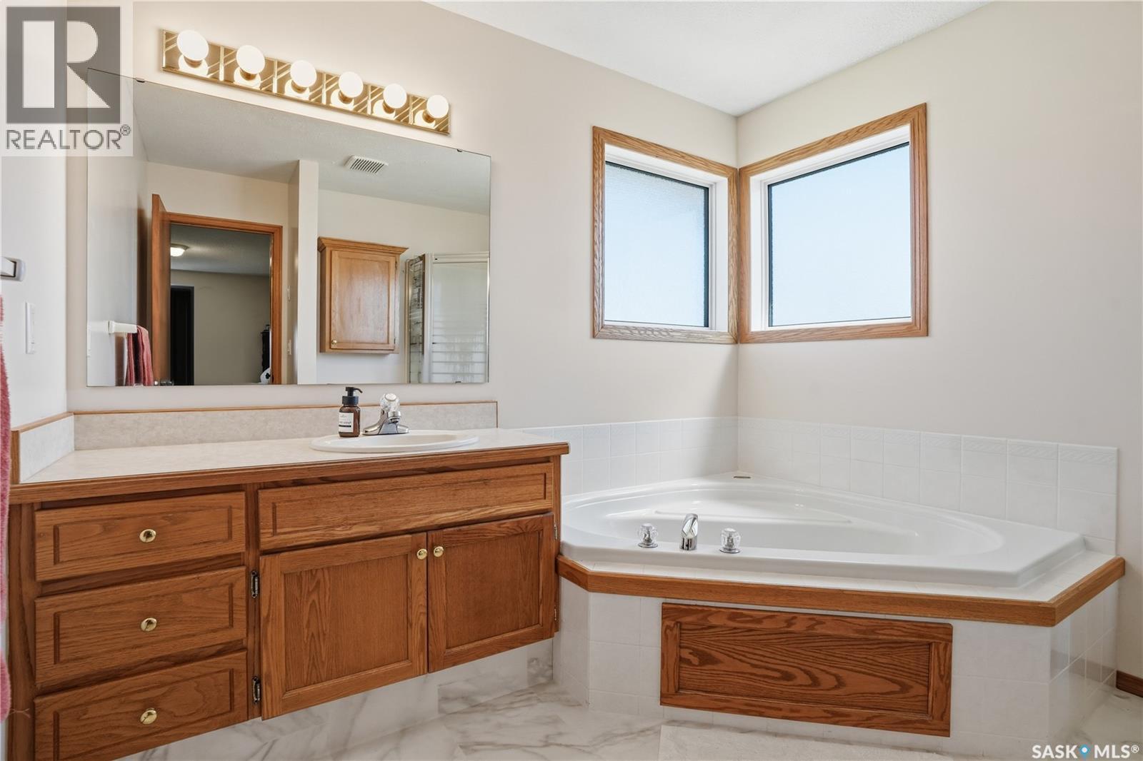 403 Willow Bay, Balgonie, SK - Indoor Photo Showing Bathroom