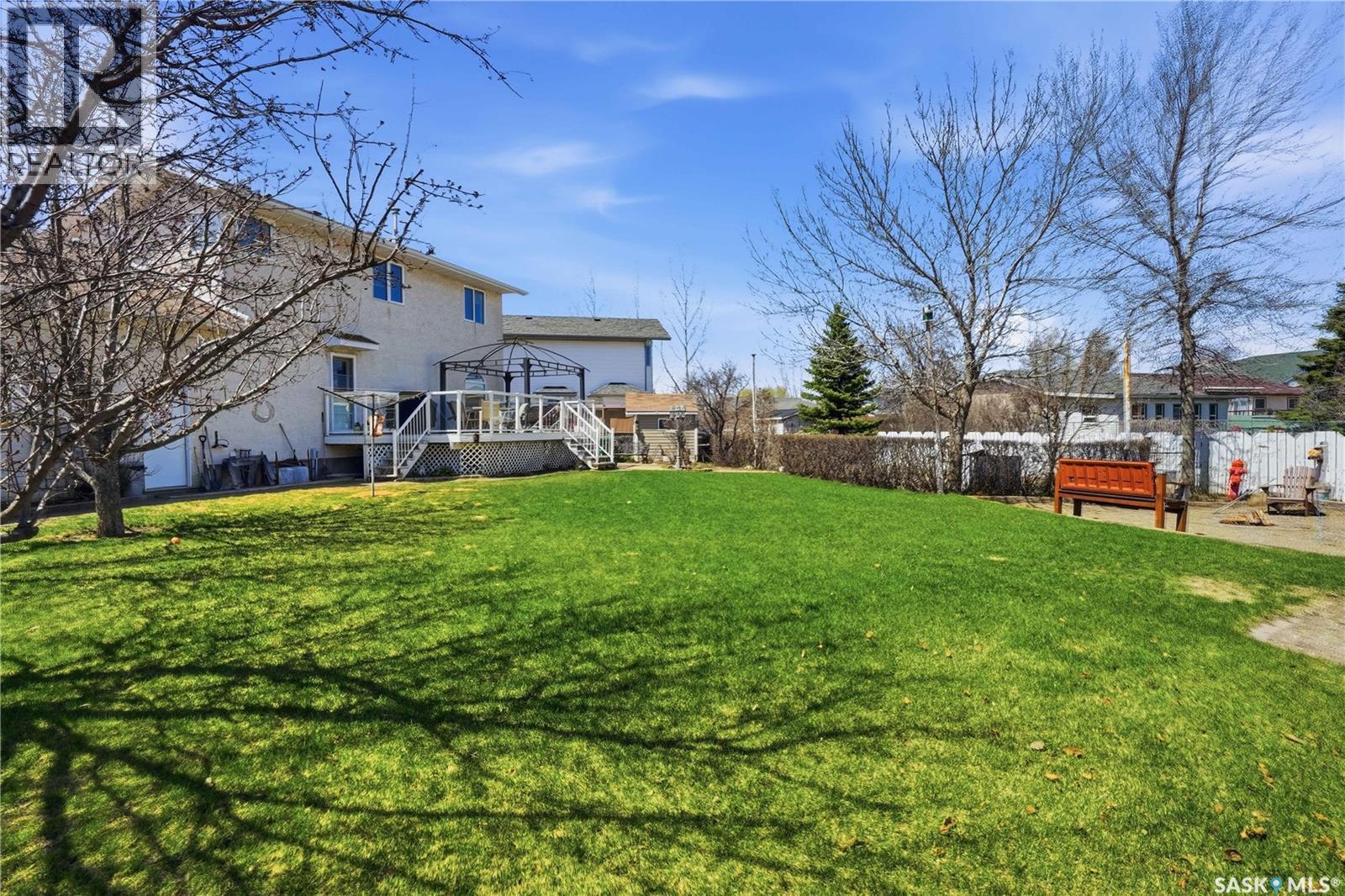 403 Willow Bay, Balgonie, SK - Outdoor With Deck Patio Veranda