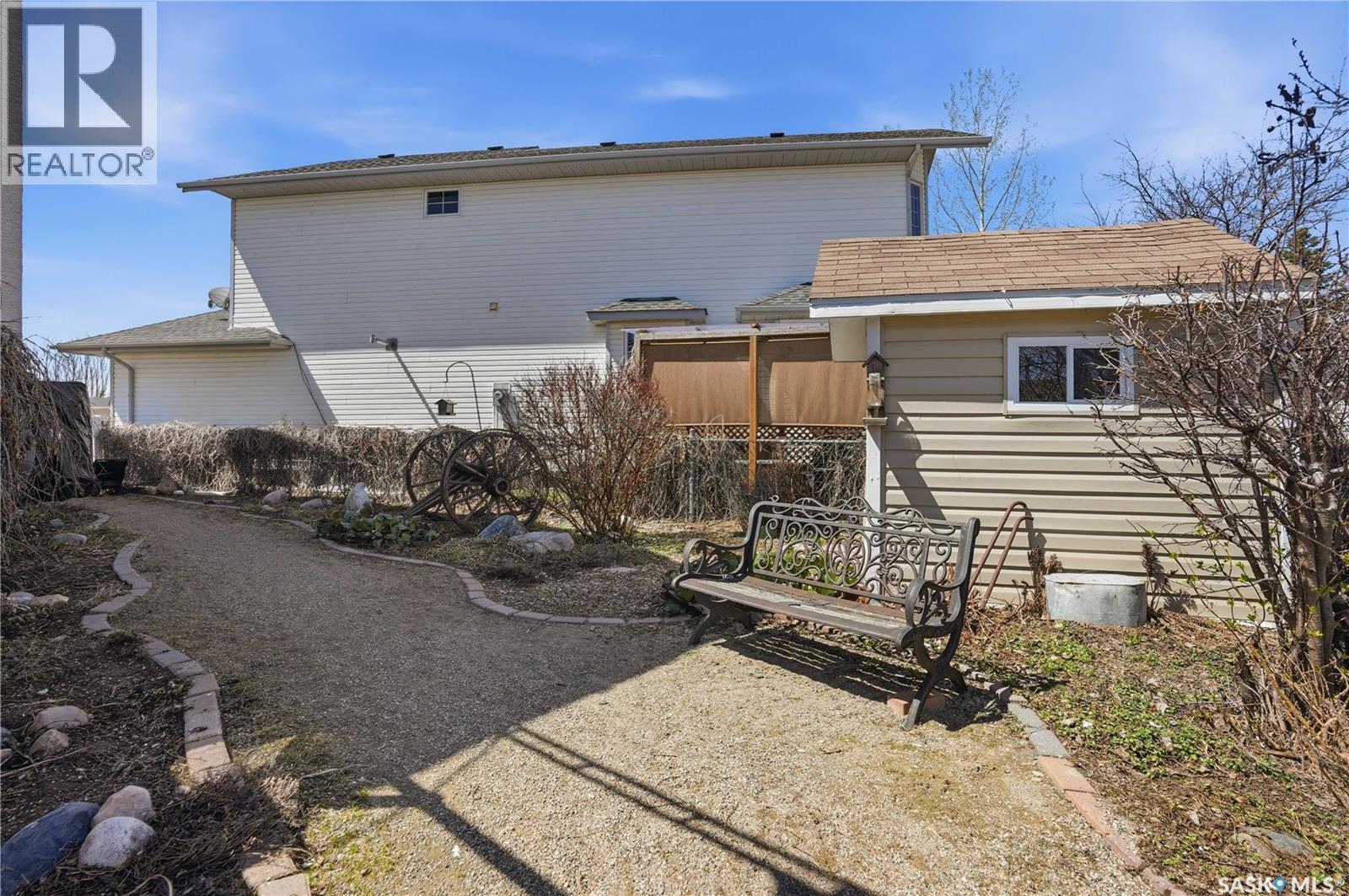 403 Willow Bay, Balgonie, SK - Outdoor