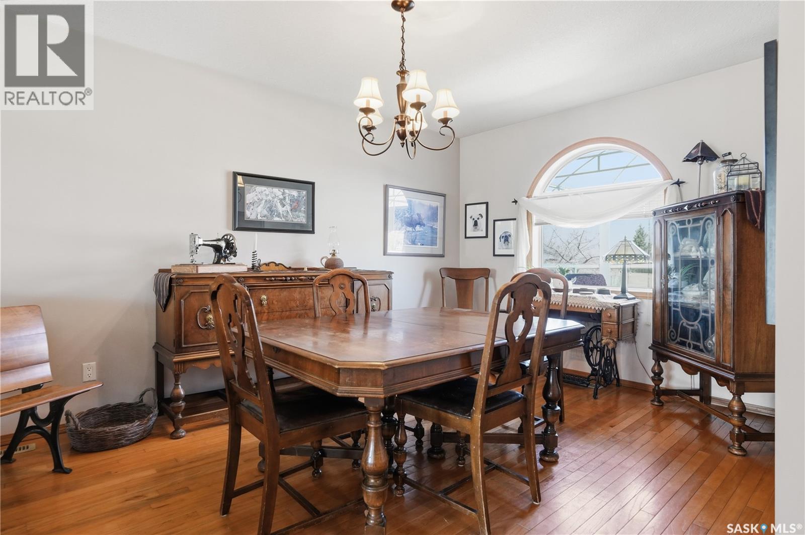 403 Willow Bay, Balgonie, SK - Indoor Photo Showing Dining Room