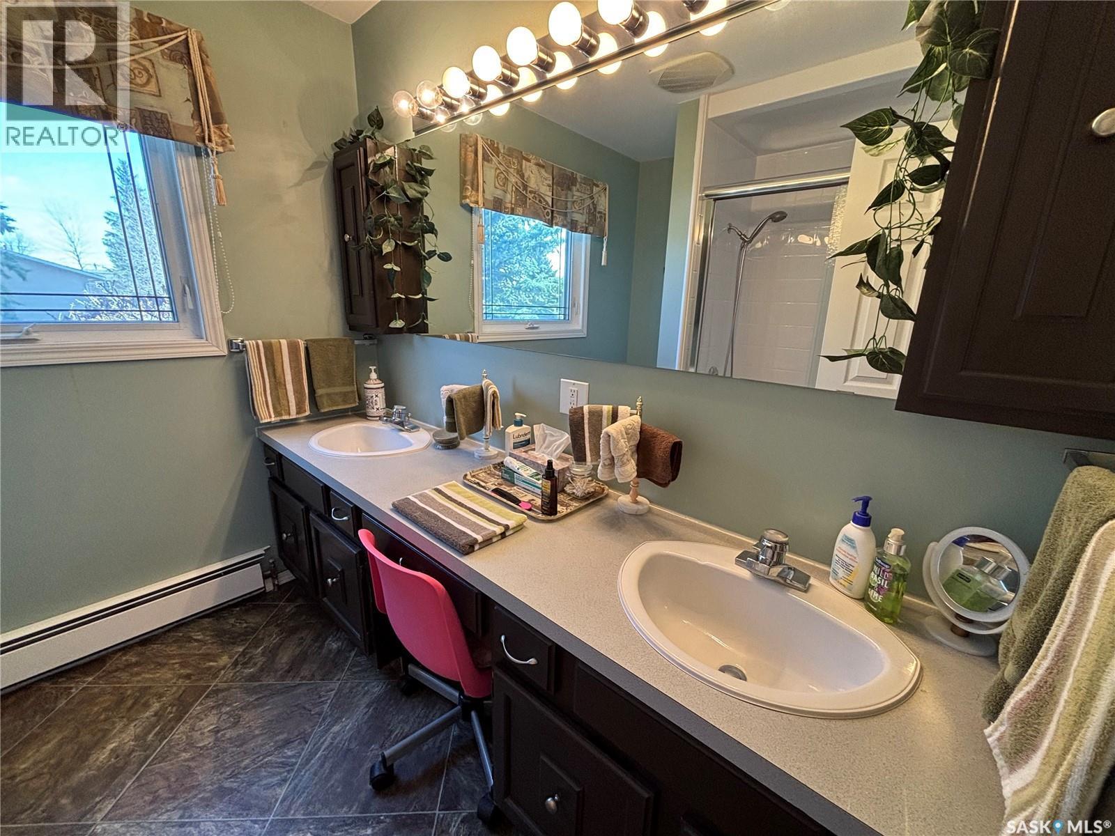 101 Kennedy Drive, Melfort, SK - Indoor Photo Showing Bathroom