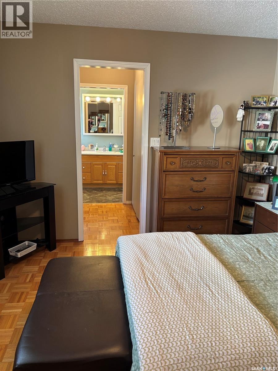 101 Kennedy Drive, Melfort, SK - Indoor Photo Showing Bedroom