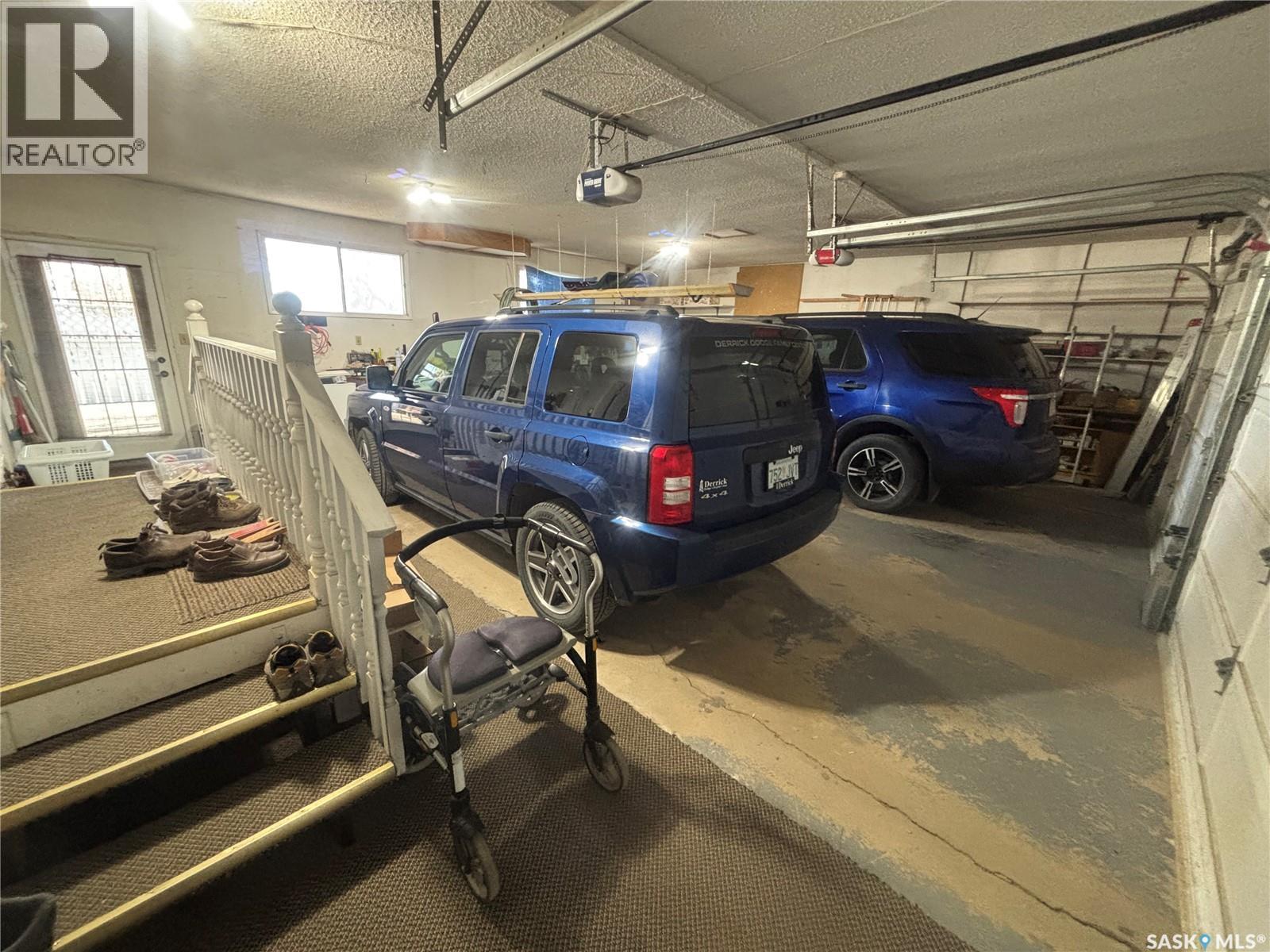 101 Kennedy Drive, Melfort, SK - Indoor Photo Showing Garage