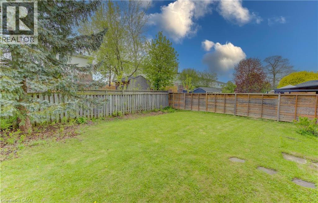 38 Cassidy Court, Cambridge, ON - Outdoor