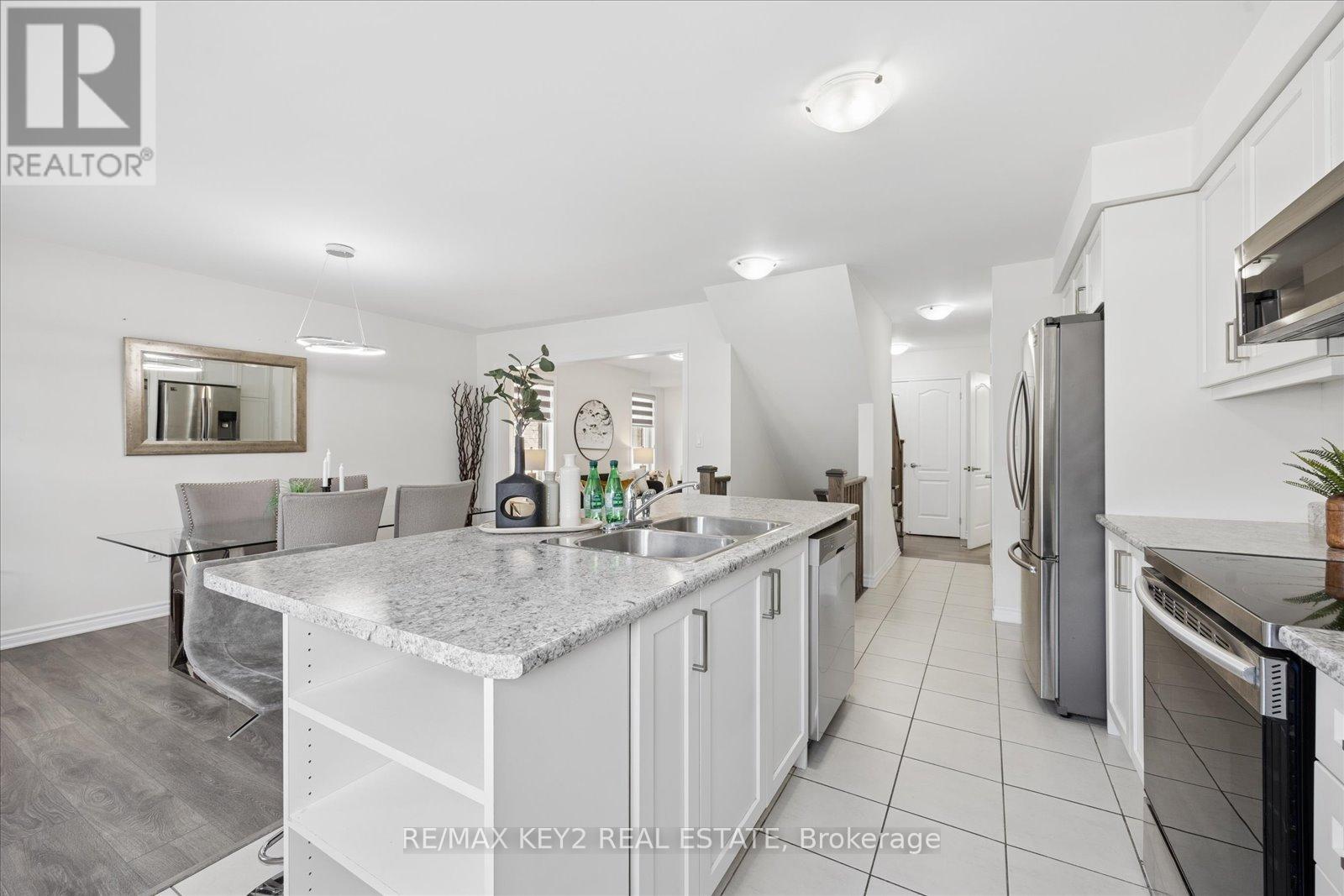 2417 Fall Harvest Crescent, Pickering, ON - Indoor Photo Showing Kitchen With Double Sink With Upgraded Kitchen