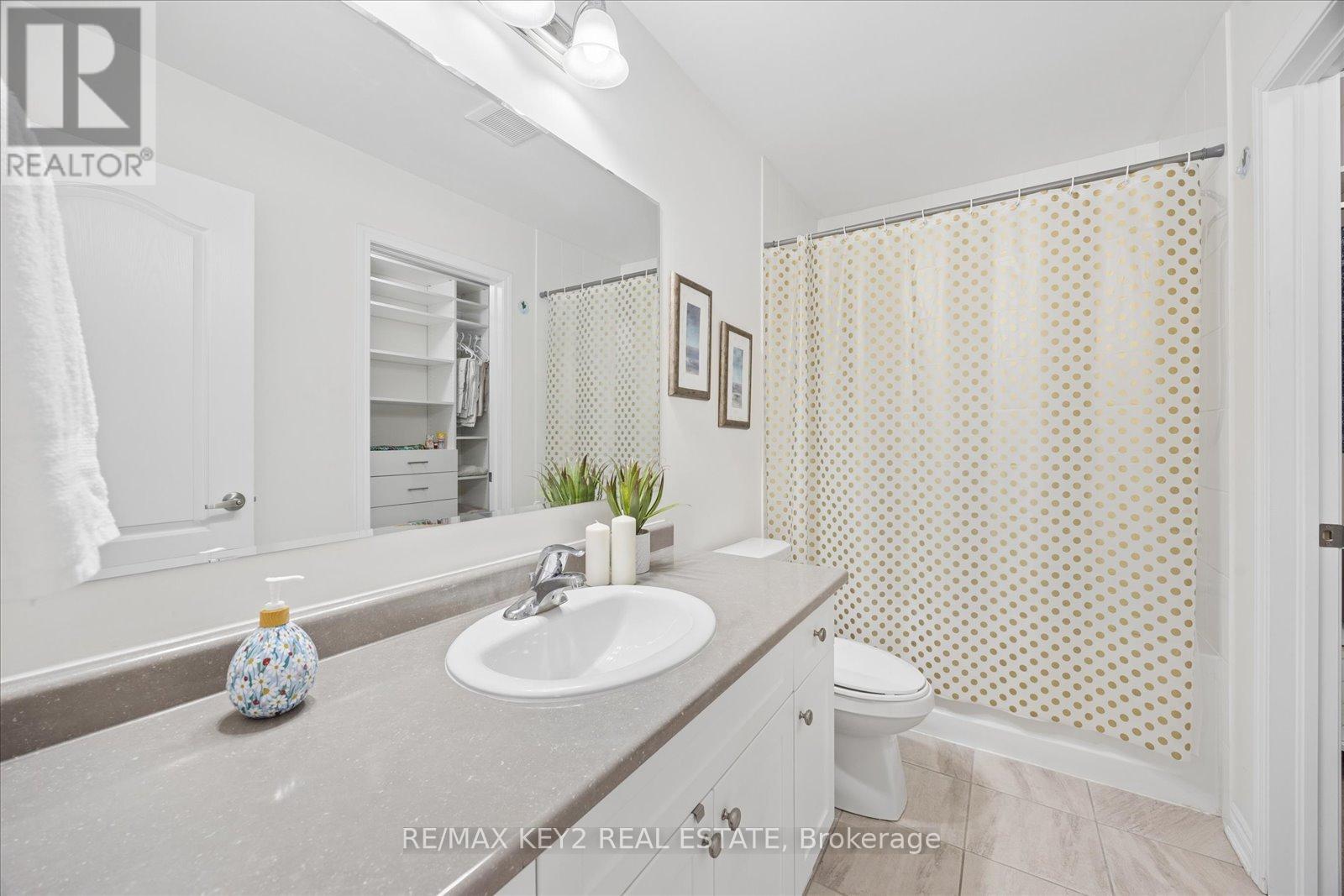 2417 Fall Harvest Crescent, Pickering, ON - Indoor Photo Showing Bathroom