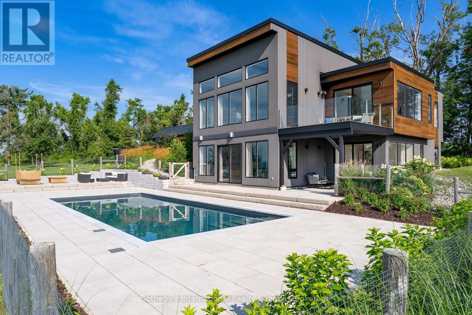 2566 5 Concession S, Clearview, ON - Outdoor With In Ground Pool With Deck Patio Veranda