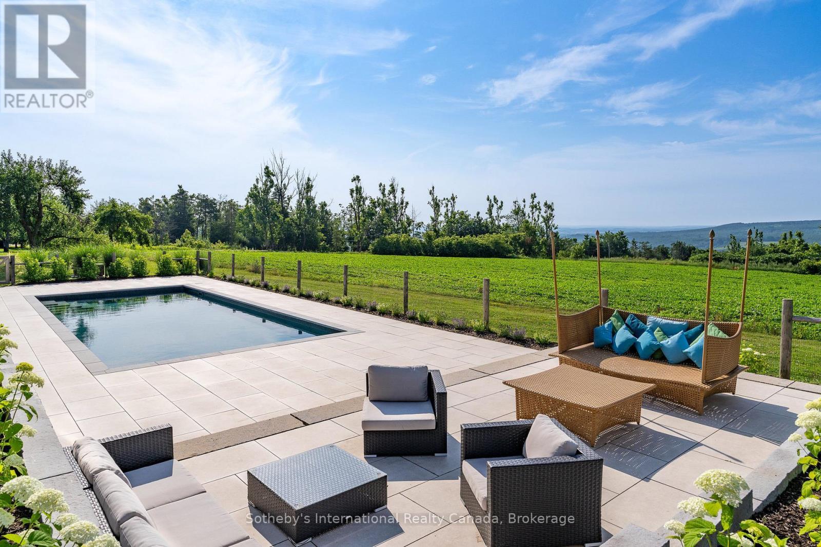 2566 5 Concession S, Clearview, ON - Outdoor With In Ground Pool With Deck Patio Veranda