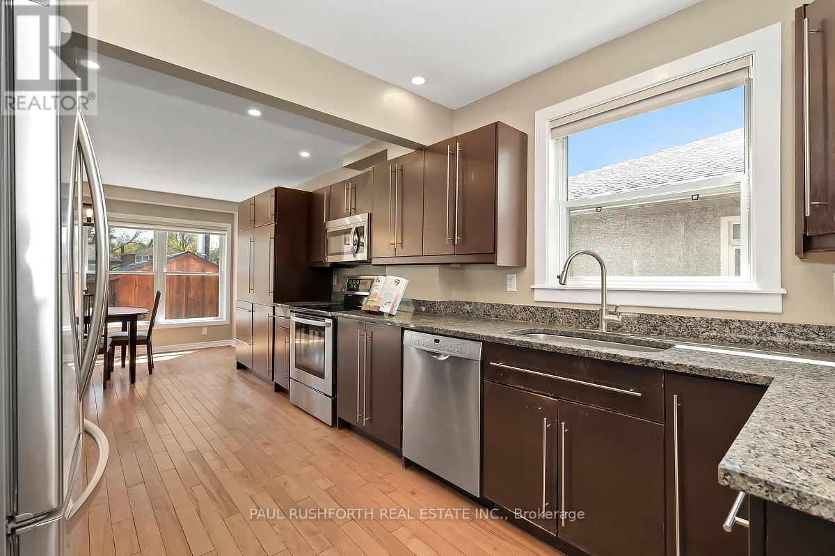 Kitchen - 1072 Richard Avenue, Ottawa, ON - Indoor Photo Showing Kitchen