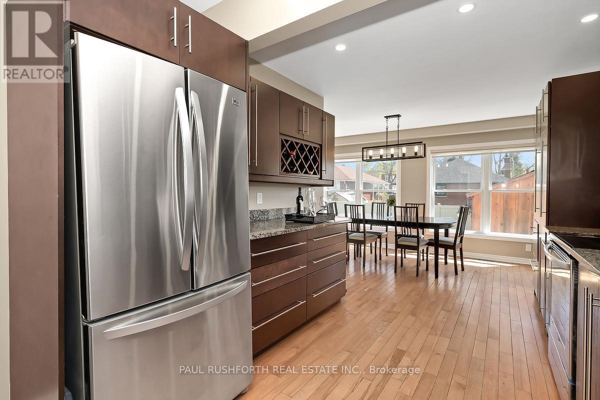 Kitchen - 1072 Richard Avenue, Ottawa, ON - Indoor Photo Showing Kitchen