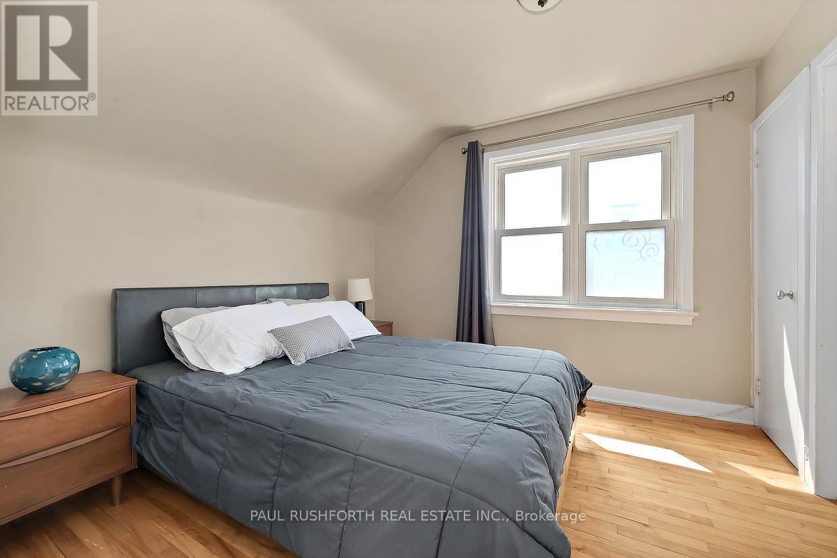 Bedroom #2 - 1072 Richard Avenue, Ottawa, ON - Indoor Photo Showing Bedroom